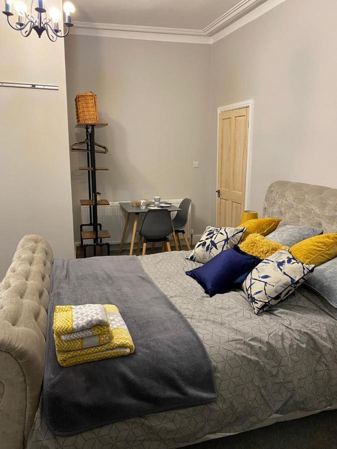Cambridge Villas Private Studio Lytham St Annes Exteriör bild